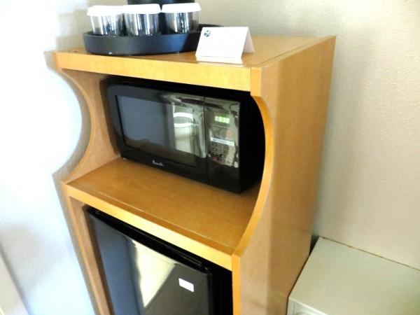 King Suite with Pool View - Sofa Bed